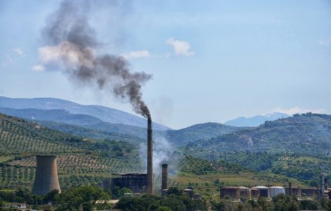 Oil Prices Set to Surge When Markets Open as Iran Conflict Rattles Global Economy