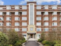 Historic Glasgow Art Deco Flat Enters Market