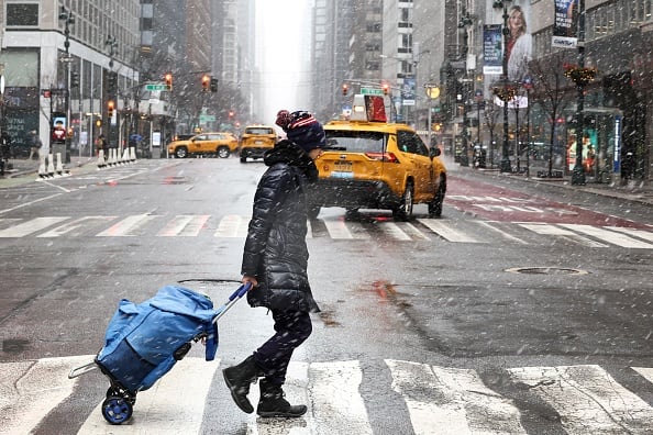 Storm Hernando Grounds Edinburgh Flights as New York Vanishes Under Snow